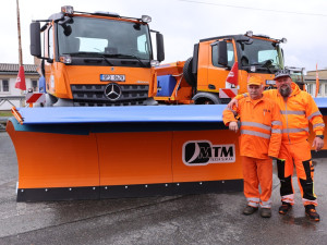 Krajští silničáři dostali čtyři nové vozy za bezmála 30 milionů korun