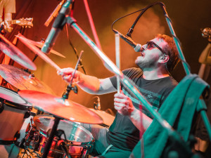 Ostrý ska-punk skupiny Rambanbám je divoký a hravý živel, který nikoho nenechá v klidu