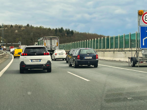Startuje oprava povrchu dálnice v úseku osmi kilometrů na obchvatu Plzně. Potrvá téměř 90 dní