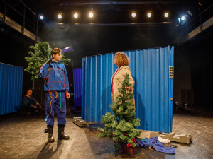 Divadelní hra Krajina se sklady vypráví o osudech lidí ze západočeského pohraničí