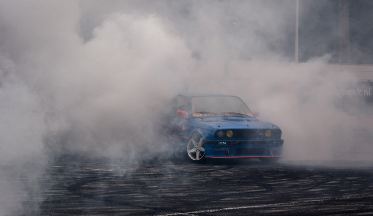 Driftování na návsi či veteránské skvosty. Slatinice pořádají premiérový Motorfest