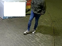 Policie by si ráda v souvislosti s případem popovídala s mužem ze záběru bezpečnostních kamer