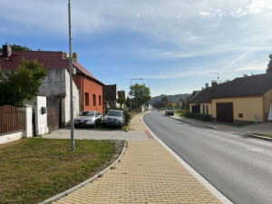 Obyvatele trápí rychle jedoucí auta i náklaďáky, situaci by mohlo vyřešit úsekové měření rychlosti