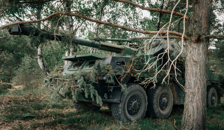Samohybná kanónová houfnice vz. 77 DANA