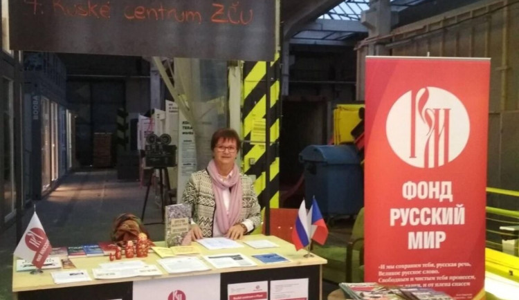 Vlasta Klausová, bývalá ředitelka Ruského centra v Plzni, jehož provoz hradila nadace Ruskkij mir. Zdroj: ÚJP  ZČU v Plzni