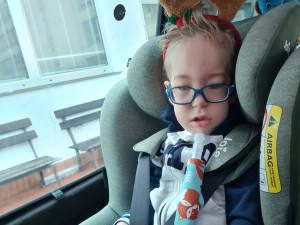 Na světě měl být jen pár dní, možná měsíců. Letos však Teodorek i přes vážné onemocnění oslavil své druhé narozeniny