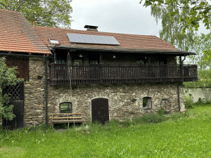 Tento dům si zahrál i v seriálu Policie Modrava