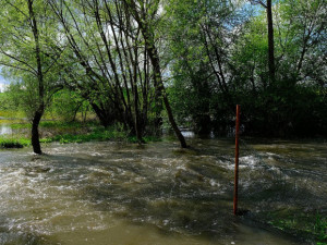 Meteorologové zmírnili původní výstrahu před povodněmi v Plzeňském kraji, i nadále má ale vydatně pršet
