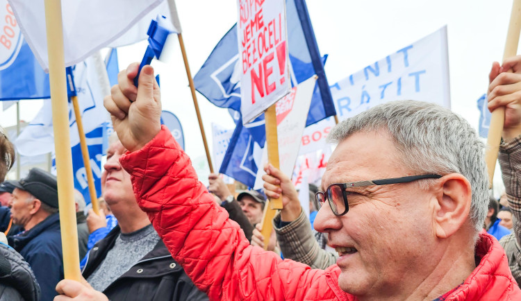 V evropských volbách jde o české zájmy. Počítají se zkušenosti a kontakty, říká lídr kandidátky Sociální demokracie Lubomír Zaorálek