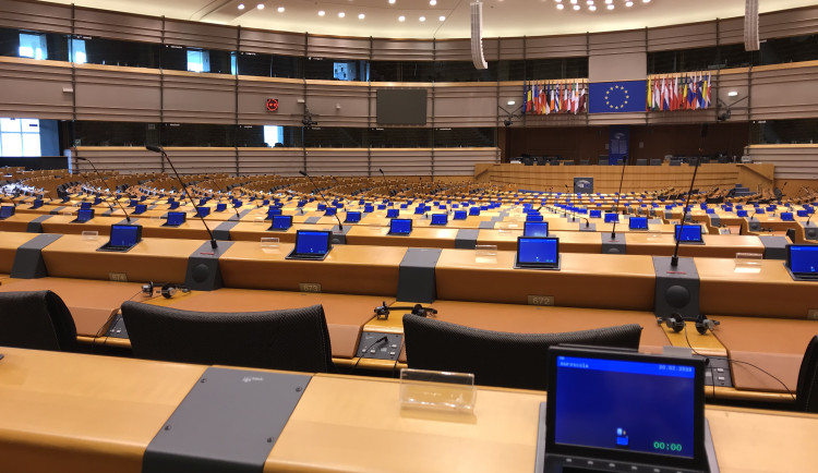 Proklepli jsme třicítku kandidátů do Evropského parlamentu ze všech politických uskupení za Plzeňský kraj