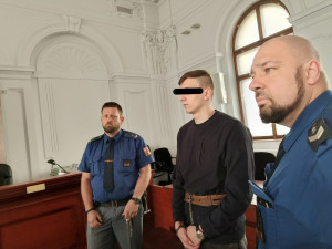 Vrchní soud potvrdil ukrajinskému mladíkovi 19 let vězení za zneužití a pokus o vraždu školačky