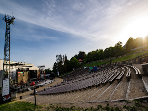 Fotografie jsou z minulých ročníků Noci s operou v Plzni