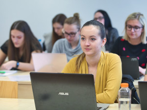 Uchazeči o studium na ZČU zatím odevzdali 13 500 přihlášek. Větší zájem je o ekonomii a právo