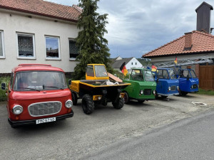 Multikára nebo ještěrka, ikonická pracovní vozidla z bývalé NDR zná úplně každý. Teď přijedou na velký sraz
