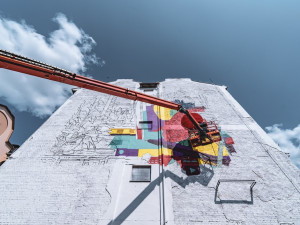 Festival WALLZ znovu rozzáří ulice západočeské metropole, umělci ozdobí viadukty i bytový dům