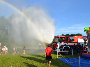 Student chce vzkřísit kulturní život v obci, spolu s rodinou a přáteli pořádá různé akce i koncert v kostele