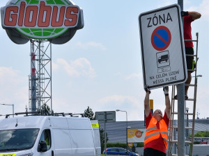 Kamiony už v Plzni nezaparkují, podle radnice mají řidiči využít dálniční odpočívky