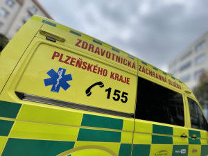 Při nehodě několika aut na obchvatu Plzně se zranilo osm lidí, mezi nimi jsou i děti