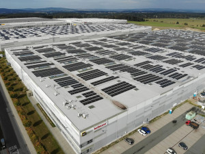 Nejrozsáhlejší střešní fotovoltaické elektrárny v ČR jsou na střechách dvou hal o ploše 115 000 metrů čtverečních