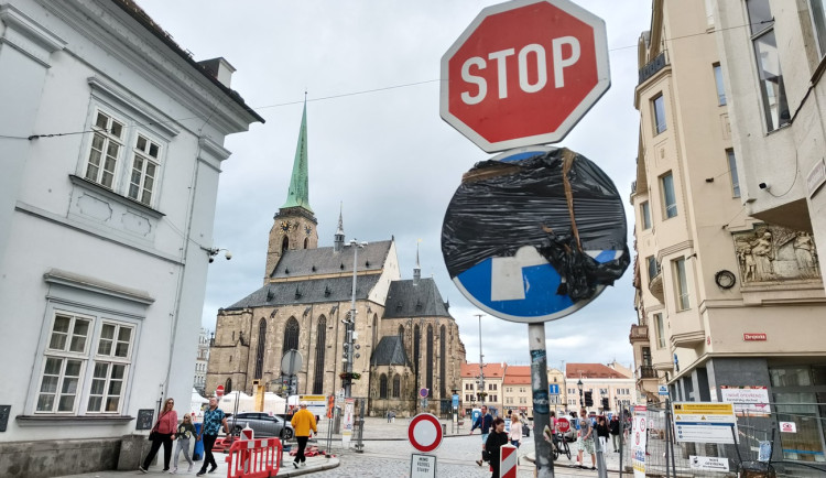 Rekonstrukce Zbrojnické v centru vstoupila do další fáze, vjezd na náměstí je možný Prešovskou a Dominikánskou