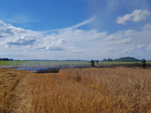 Na poli shořel kombajn za tři miliony, loni se škody při požárech v zemědělství vyšplhaly na 343 milionů