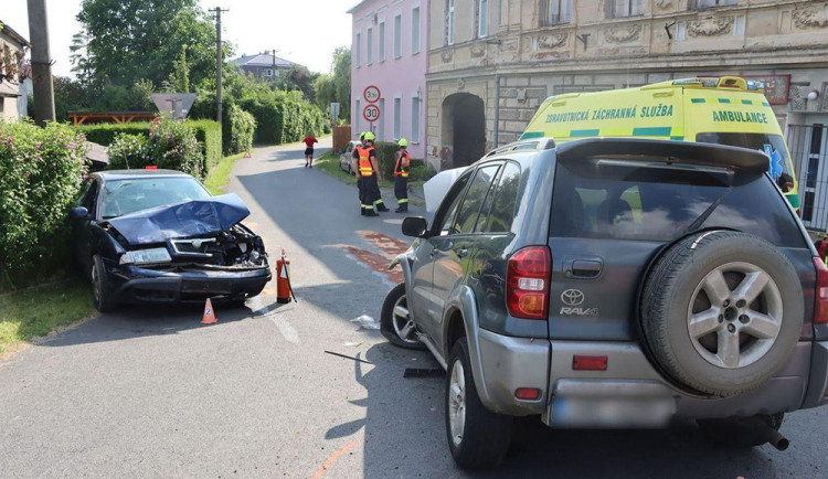 Dvě promile a tři zranění. Opilá žena na Olomoucku nezvládla řízení