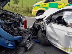 Hromadnou nehodu čtyři vozů způsobil senior, který vjel do protisměru. Jako dělová koule smetl ostatní automobily