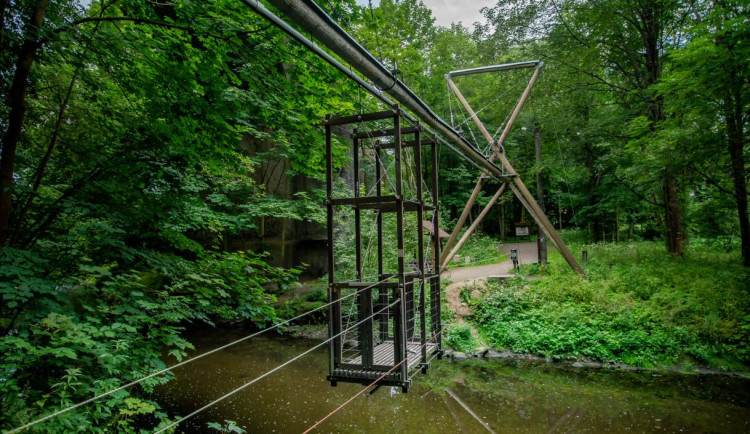 Dosud jediný transbordér najdete nedaleko zříceniny hradu Hamrštejn na Liberecku, foto: Míra Chmela