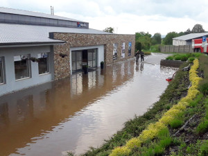 Letošní bleskové povodně napáchaly obrovské škody, jednu obec vyplavila voda už třikrát