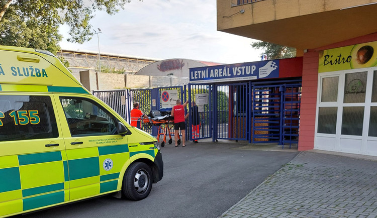 Evakuace olomouckého bazénu: v sauně unikla chemikálie, pět lidí muselo do nemocnice