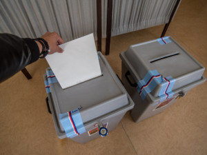 Volební obvod Domažlice eviduje devět kandidátů pro senátní volby. Obvod Rokycany jich má šest