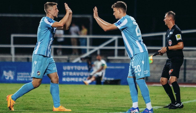 Fotbalisté Plzně na úvod ligové sezony vyhráli na stadionu nováčka Dukly 3:1.