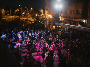 Foto z loňského ročníku. Benefiční akce podpoří dvanáctiletého Honzíka, který těsně po porodu utrpěl těžké poranění mozku