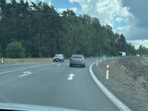 Úpravou prošly dvě nebezpečné křižovatky na velmi frekventované silnici I/20 mezi Plzní a Budějovicemi