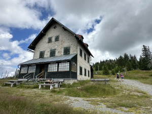 Zdolejte druhou nejvyšší horu Šumavy a Bavorského lesa. Na Roklan se vydejte úchvatnou, ale nejtěžší cestou