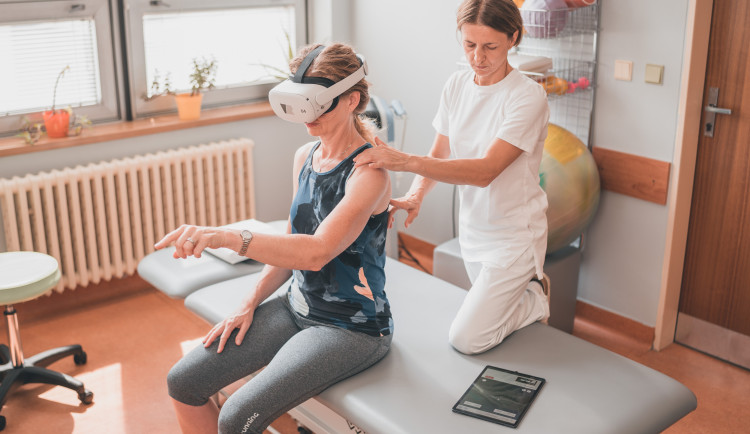 Virtuální realita pomáhá onkologickým i psychiatrickým pacientům, nejvíce ji využívá Fakultní nemocnice Plzeň