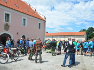 Původně zdevastovanou tvrz opravila za 70 milionů Bělá nad Radbuzou. Objekt využijí sociální služby