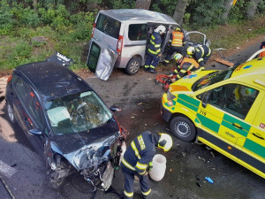 Mladý řidič nepřežil střet s druhým autem, kterému nedal přednost na křižovatce