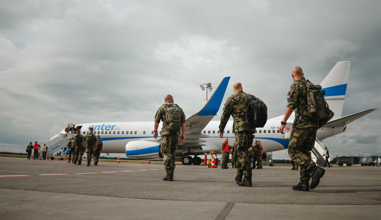 Po půl roce se vrátili vojáci z Litvy