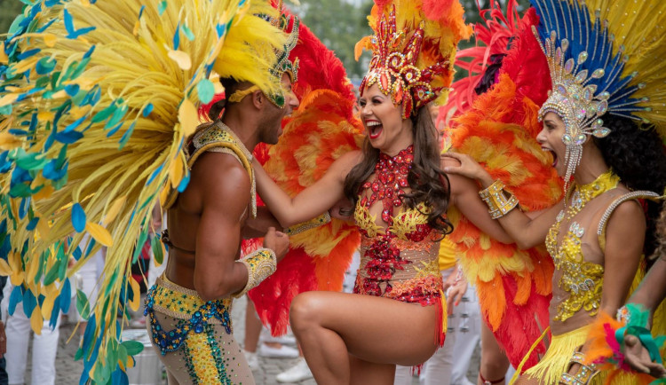 Kam o víkendu na jižní Moravě? Na brazilský karneval nebo festival moučníků