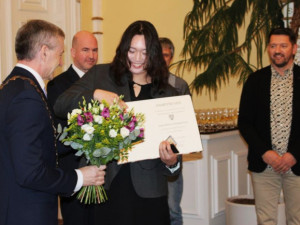 Olympijské zlato přiveze do Domažlic japonská oštěpařka Haruka Kitagučiová, která tam žije a trénuje