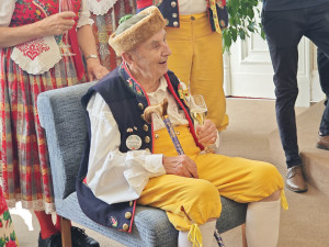 Hvězdou Chodských slavností byl třiadevadesátiletý legendární dudák a zpěvák Antonín Konrády