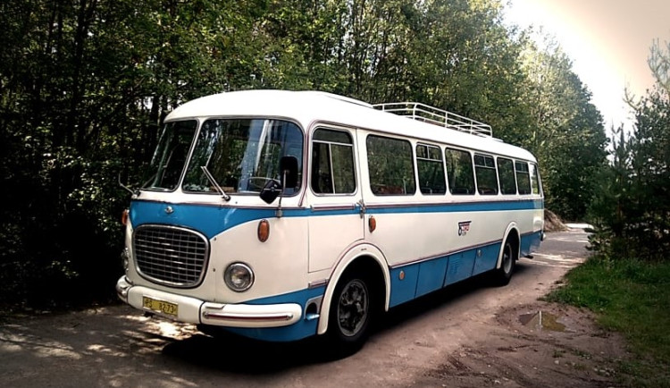 Jízdy historickým autobusem lidé milují, vyrazit s RTOčkem mohou na výlet do unikátního dolu na slídu