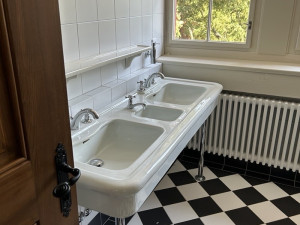 Ikonický zámeček v Brdech už brzy nabídne veřejnosti ubytování v pokoji, kde spal i Masaryk