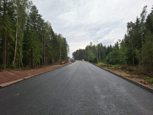 Auta už mohou jezdit po opravené silnici I/27 ve Vysoké Libyni na Plzeňsku, práce tam ale ještě nekončí