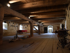 Nadšenci už více než čtvrt století opravují zámek Čečovice, potřebné peníze se snaží získat z kulturních akcí