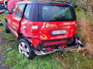 Nehoda tří vozidel si vyžádala šest zraněných včetně dětí