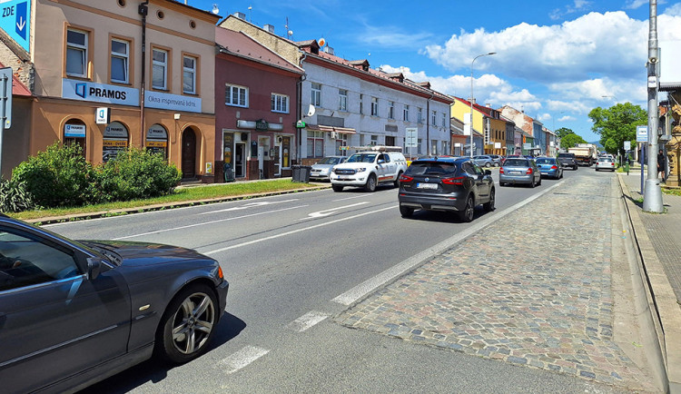 Tři měsíce oprav na Chválkovické. Vytíženou trasu z Olomouce na Šternberk čeká omezení