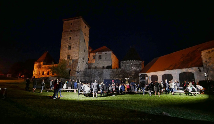 Hradozámecká noc na památkách Plzeňského kraje nabídne prohlídky, hudbu i divadlo
