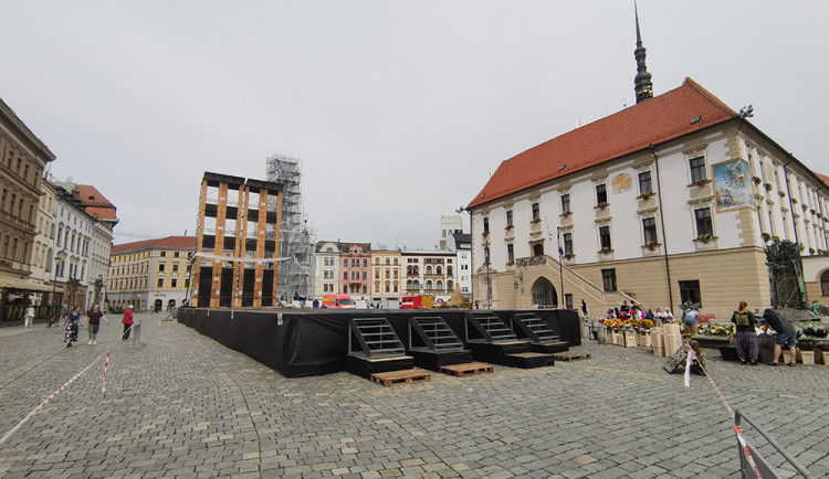 Stovky hasičů poměří síly na věži i atletickém stadionu. Olomouc hostí prestižní šampionát